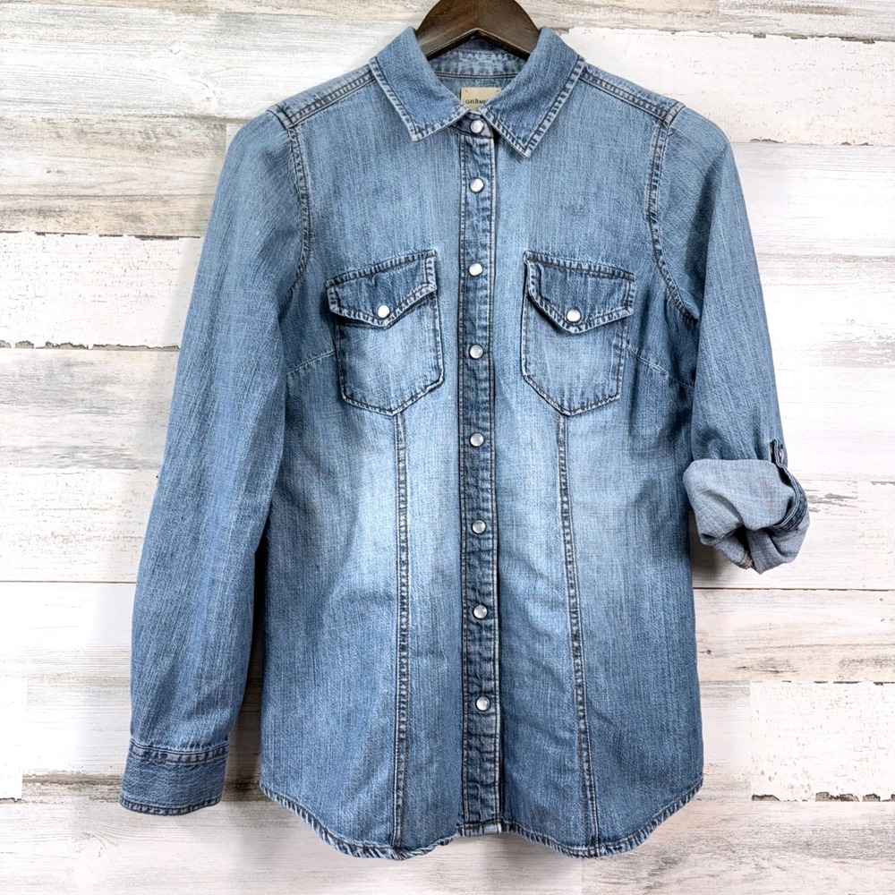 G.H. Bass & Co Denim Shirt Women Medium Blue Snap Front Long Sleeve Western Chic